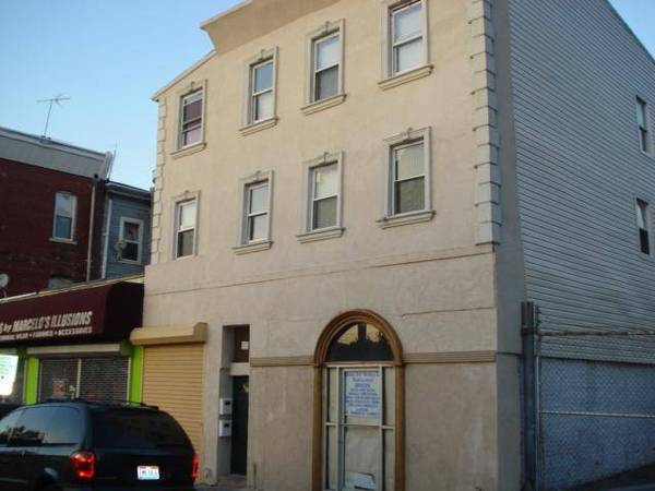 35 Dawson Ave, Clifton City, NJ 07012