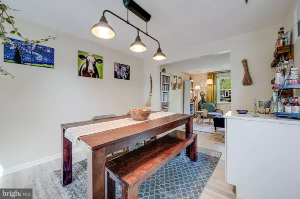 9027 BOWLER DR, Fairfax, VA 22031