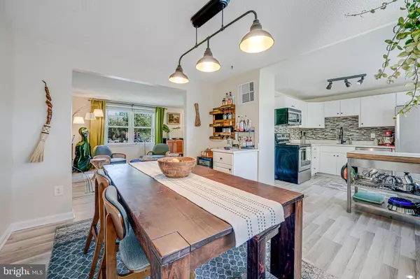 9027 BOWLER DR, Fairfax, VA 22031