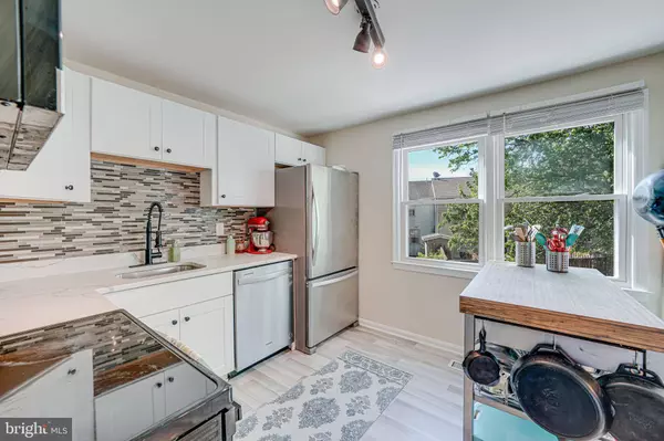 9027 BOWLER DR, Fairfax, VA 22031