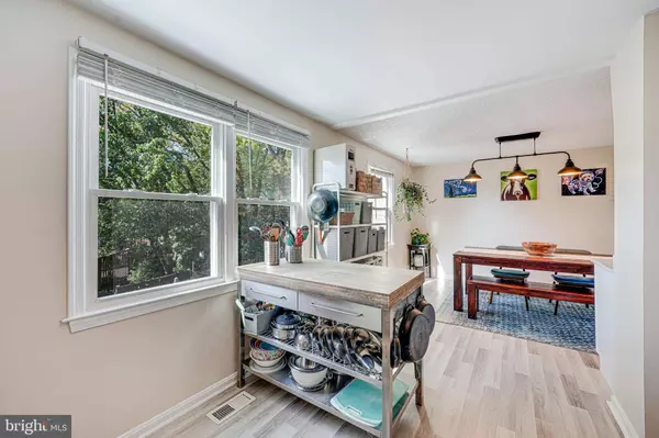 9027 BOWLER DR, Fairfax, VA 22031