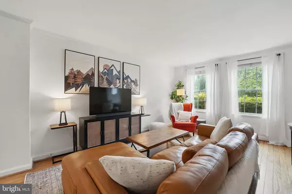 3543 S STAFFORD ST #B, Arlington, VA 22206