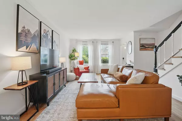 3543 S STAFFORD ST #B, Arlington, VA 22206