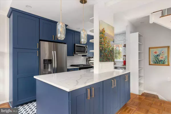 3482 GUNSTON RD, Alexandria, VA 22302