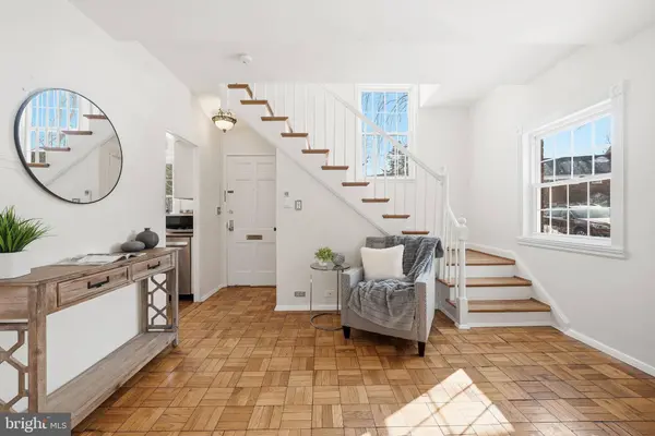 3608 GREENWAY PL, Alexandria, VA 22302