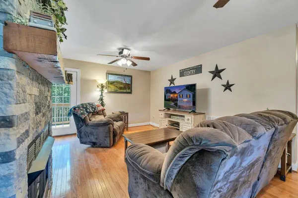 1115 Ridgecrest DR, Vinton, VA 24179