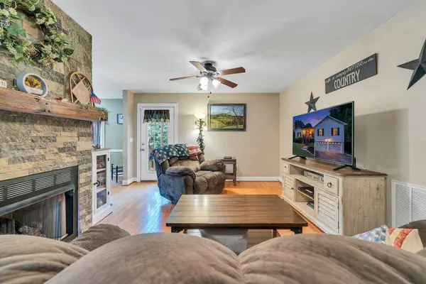 1115 Ridgecrest DR, Vinton, VA 24179