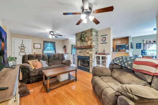 1115 Ridgecrest DR, Vinton, VA 24179