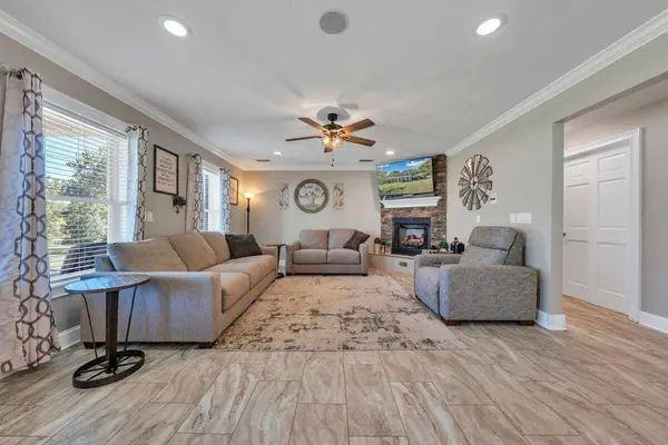 211 Etzler RD, Troutville, VA 24175