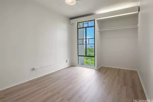 1511 Nuuanu AVE #922, Honolulu, HI 96817