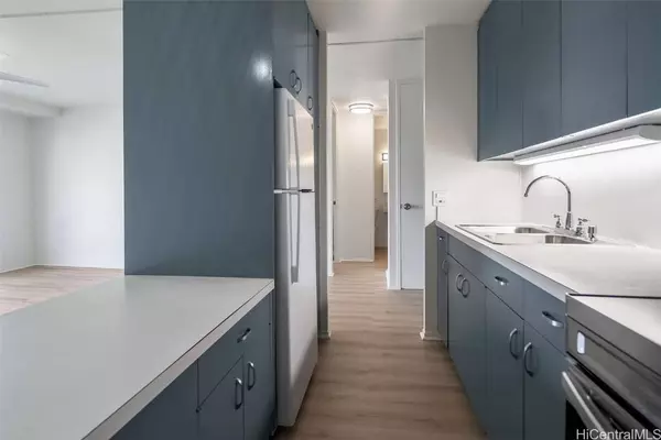 1511 Nuuanu AVE #922, Honolulu, HI 96817