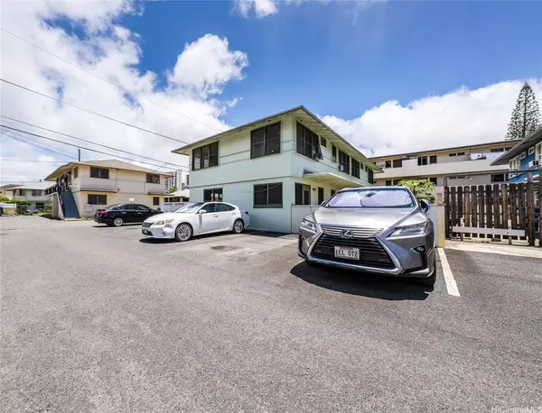 713 Menehune LN, Honolulu, HI 96826