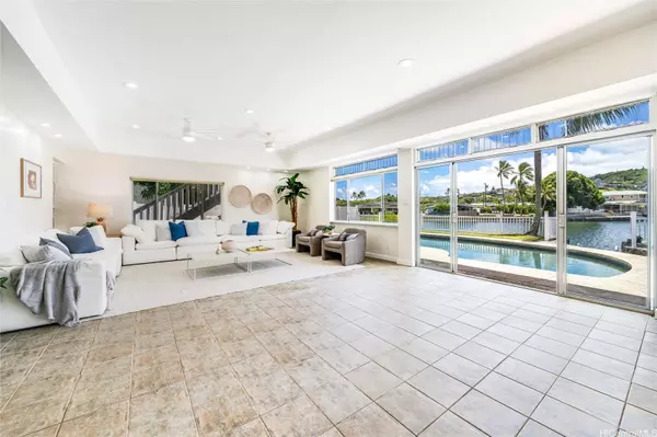 902 Wanaao RD, Kailua, HI 96734