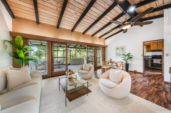 5545 Haleola ST, Honolulu, HI 96821