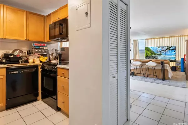 1848 Kahakai DR #2501, Honolulu, HI 96814