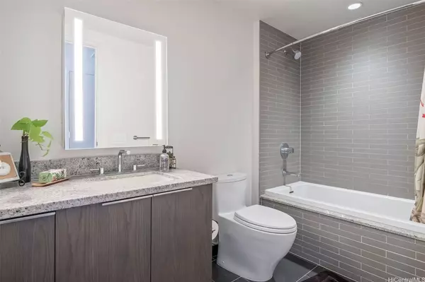 1001 Queen ST #1711, Honolulu, HI 96814