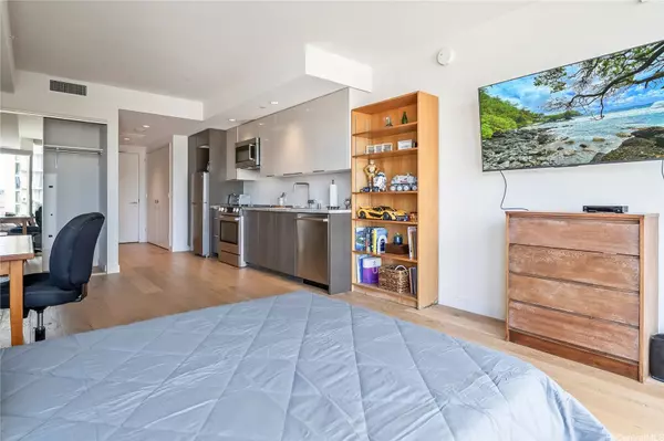 1001 Queen ST #1711, Honolulu, HI 96814