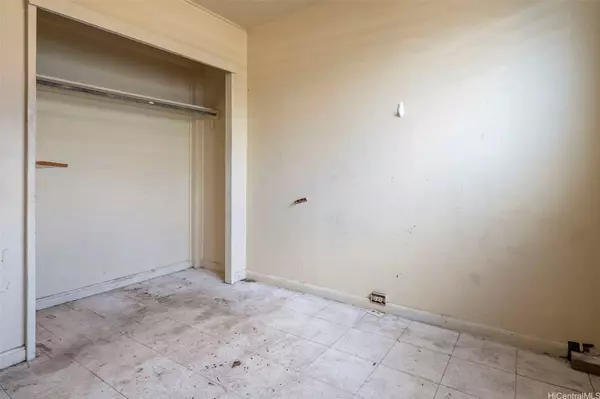 1526 Amelia ST, Honolulu, HI 96819