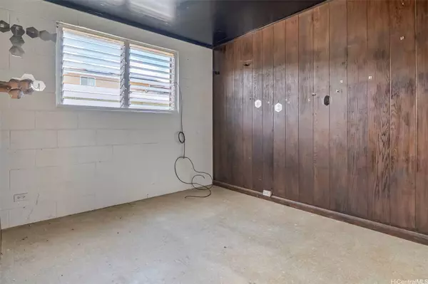 1526 Amelia ST, Honolulu, HI 96819