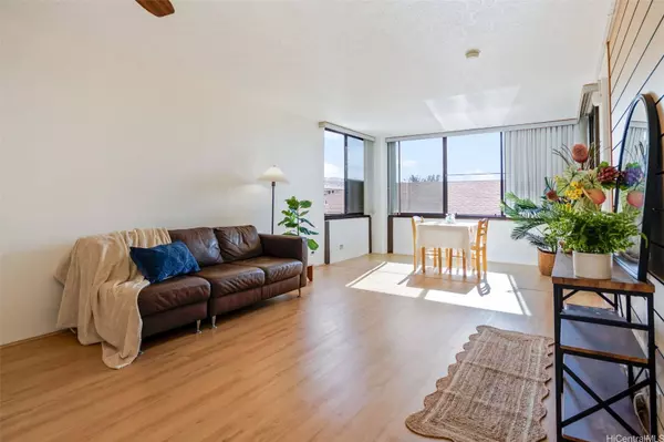 1505 Alexander ST #206, Honolulu, HI 96822