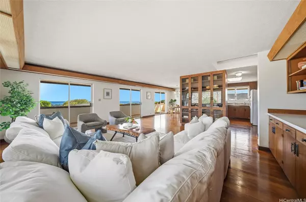 917 15th AVE, Honolulu, HI 96816