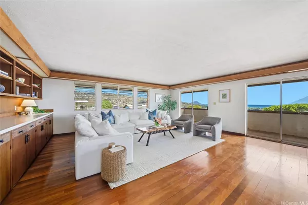 917 15th AVE, Honolulu, HI 96816