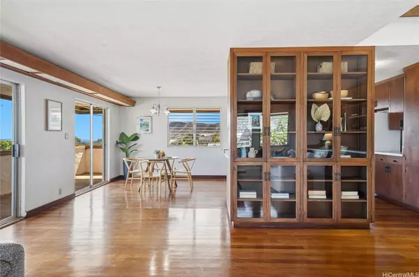 917 15th AVE, Honolulu, HI 96816