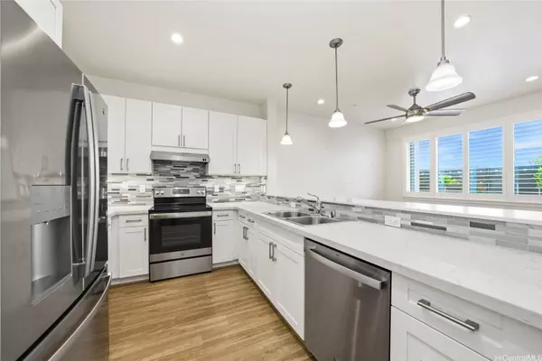 94-1188 Kalahikiola DR #1005, Waipahu, HI 96797