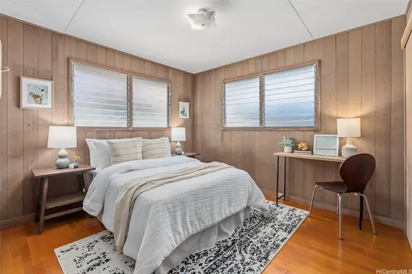 99-252 Lalani ST, Aiea, HI 96701