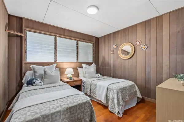 99-252 Lalani ST, Aiea, HI 96701