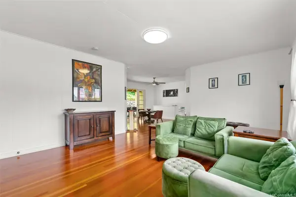 2811 Henry ST, Honolulu, HI 96817