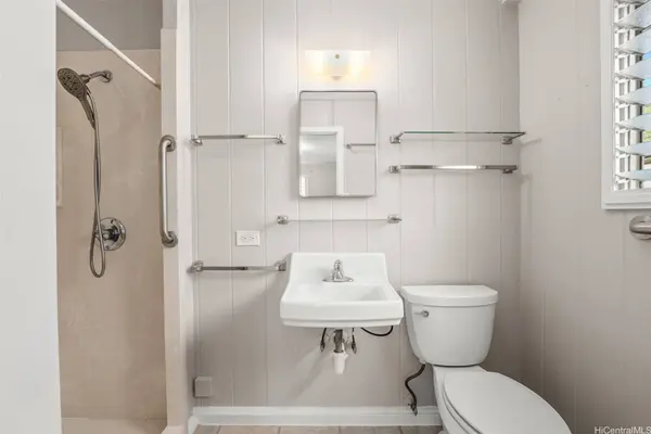 3183 Poelua PL, Honolulu, HI 96822
