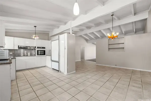 3183 Poelua PL, Honolulu, HI 96822