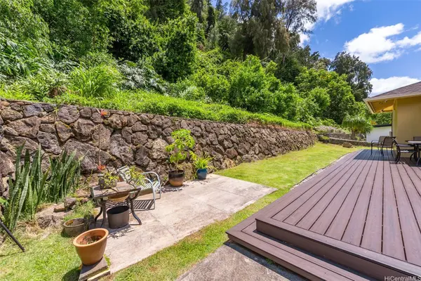 2811 Henry ST, Honolulu, HI 96817