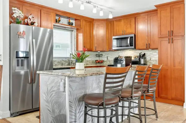 99-250 Aiea Heights DR, Aiea, HI 96701
