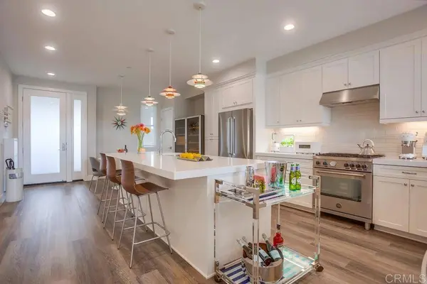 725 Grand AVE, Carlsbad, CA 92008