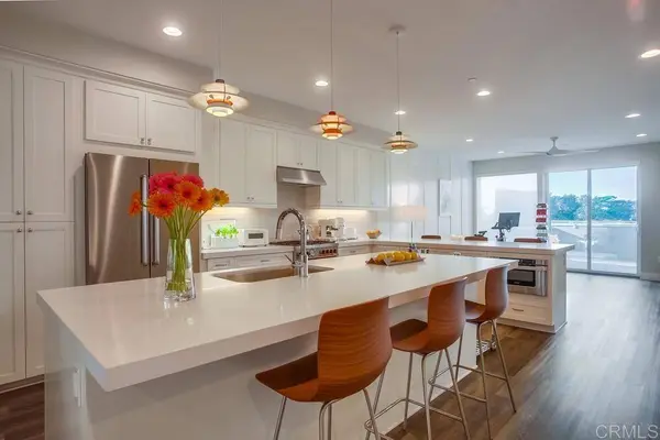 725 Grand AVE, Carlsbad, CA 92008