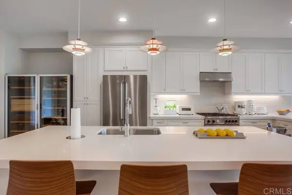 725 Grand AVE, Carlsbad, CA 92008