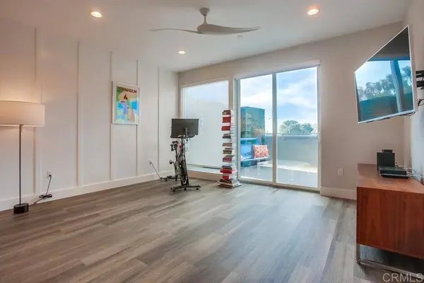 725 Grand AVE, Carlsbad, CA 92008