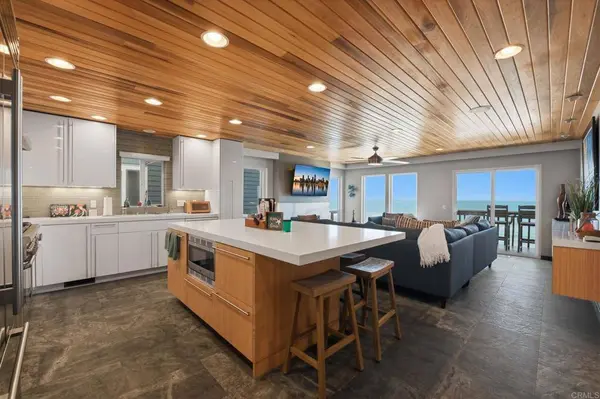 1129 S Pacific ST #A, Oceanside, CA 92054