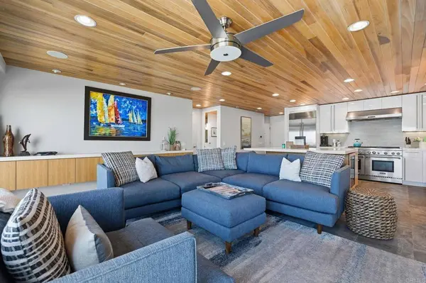 1129 S Pacific ST #A, Oceanside, CA 92054