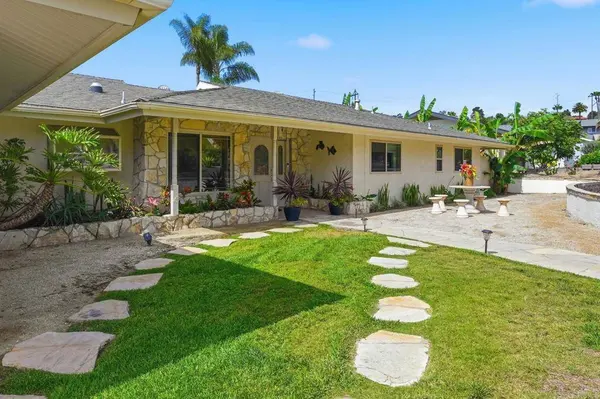 3267 Avenida De Loyola, Oceanside, CA 92056