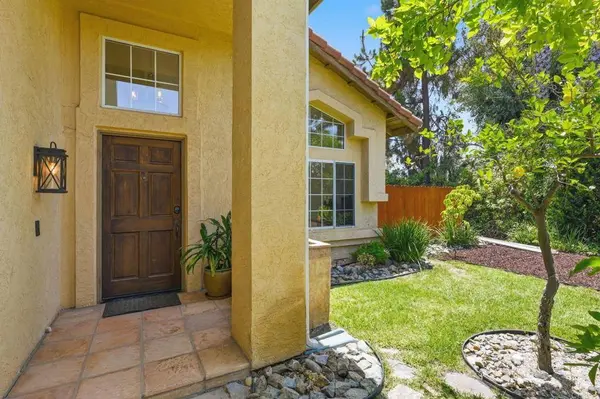 5217 Alamosa Park DR, Oceanside, CA 92057