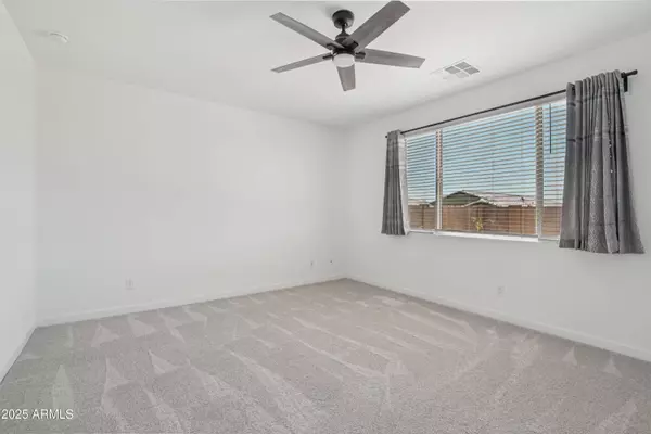 2061 W SIENNA BOUQUET Place, Phoenix, AZ 85085