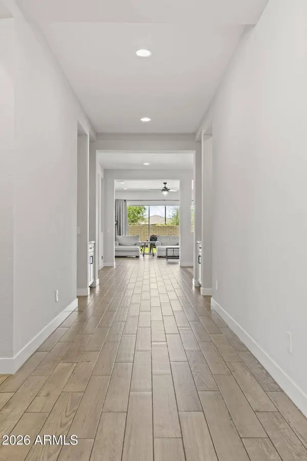 10339 E TOPAZ Avenue, Mesa, AZ 85212