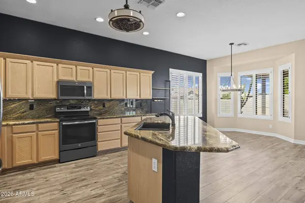 10884 W UTOPIA Road, Peoria, AZ 85373