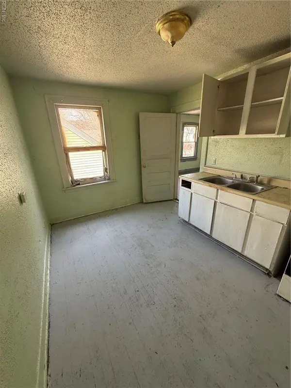 1925 Elm AVE, Portsmouth, VA 23704