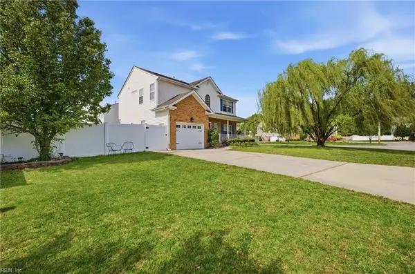 1817 Laplaca LN, Virginia Beach, VA 23464