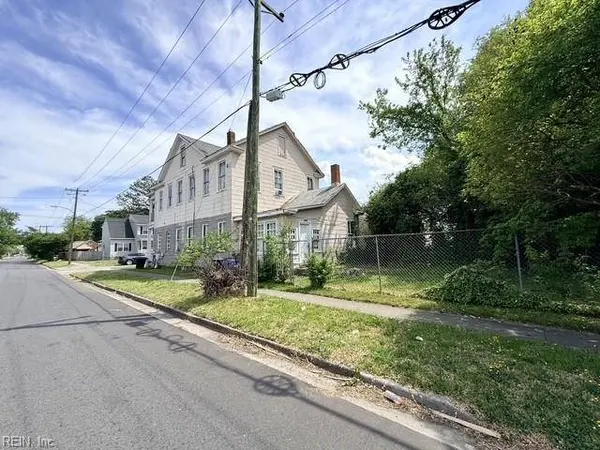 1900 Charleston Avenue AVE, Portsmouth, VA 23704