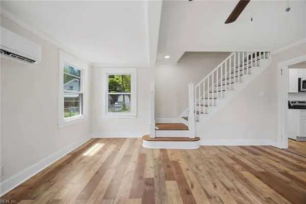 21 Aylwin RD, Portsmouth, VA 23702
